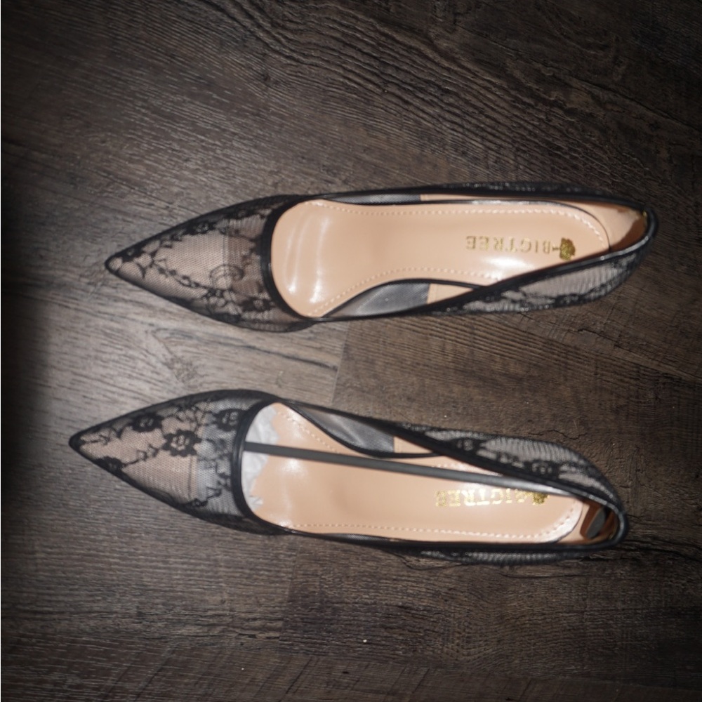 Lace Pointed Heels